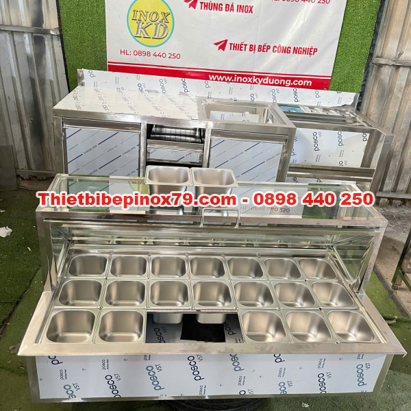 THÙNG ĐÁ INOX 304 ÂM QUẦY 21 KHAY TOPPING NẮP KÍNH LẬT CHUYÊN NGHIỆP, HIỆN ĐẠI, TIỆN LỢI