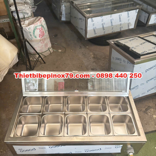 THÙNG ĐÁ INOX 304 ÂM QUẦY 10 KHAY TOPPING NẮP KÍNH LẬT – GIỮ LẠNH LÂU, PHA CHẾ CHUYÊN NGHIỆP