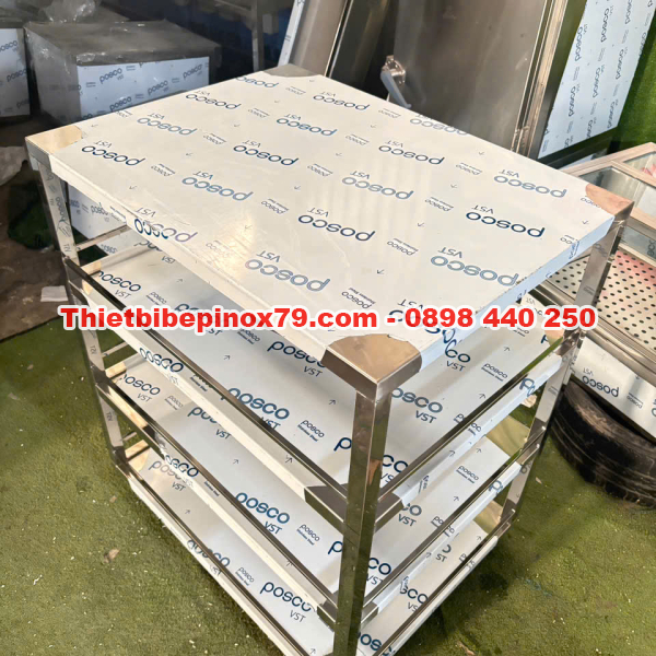 BÀN INOX 4 TẦNG CÓ CHÂN BÁNH XE GIẢI PHÁP LƯU TRỮ VÀ DI CHUYỂN LINH HOẠT