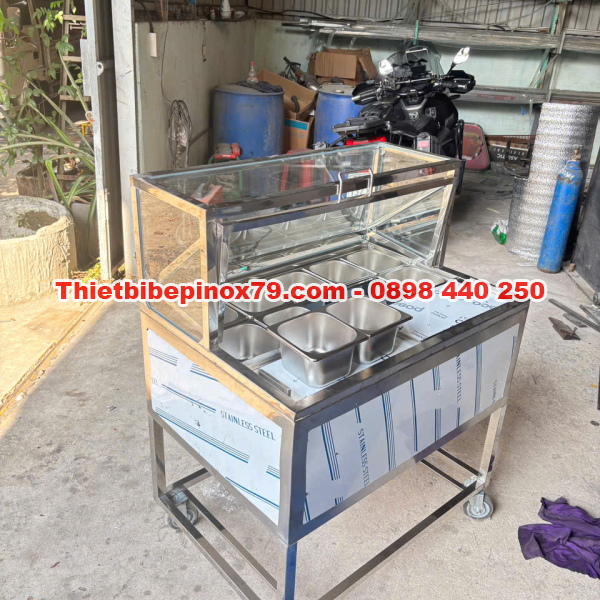 THÙNG ĐÁ INOX KHAY TOPPING NẮP KÍNH LẬT CÓ CHÂN BÁNH XE GIÚP TỐI ƯU KHÔNG GIAN PHA CHẾ