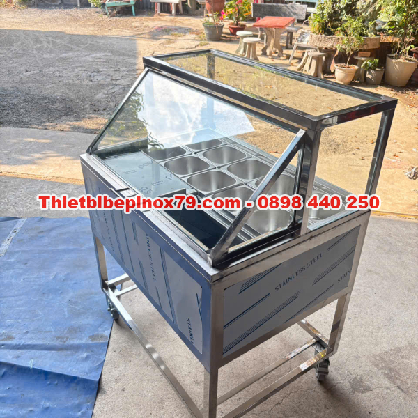 THÙNG ĐÁ INOX KHAY TOPPING NẮP KÍNH LẬT CÓ CHÂN BÁNH XE GIÚP TỐI ƯU KHÔNG GIAN PHA CHẾ