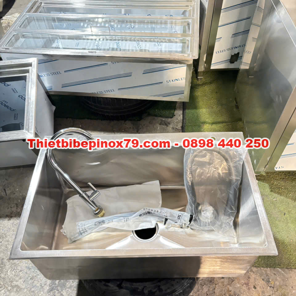 CHẬU RỬA INOX 304 ÂM QUẦY – THIẾT KẾ GỌN GÀNG, TIỆN LỢI, TỐI ƯU KHÔNG GIAN PHA CHẾ