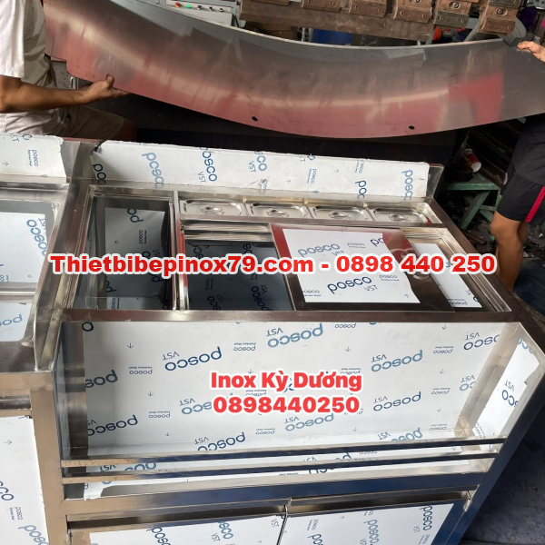 QUẦY PHA CHẾ INOX 304 TÍCH HỢP CHẬU RỬA, THÙNG ĐÁ KHAY TOPPING, KHAY ĐỂ SIRUP VÀ TỦ LƯU TRỮ