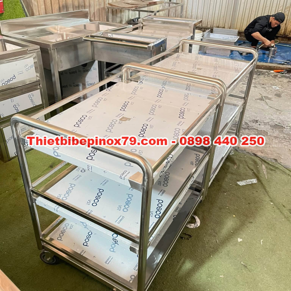 XE ĐẨY INOX 304 3 TẦNG CÓ BÁNH XE – XE ĐẨY PHỤC VỤ ĐA NĂNG, DI CHUYỂN ÊM, CHẮC CHẮN