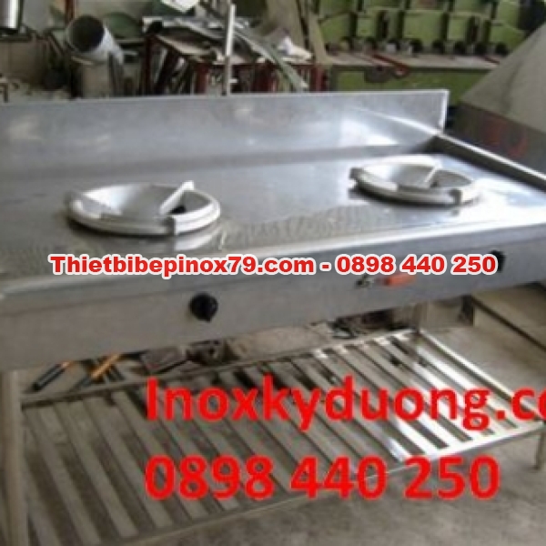 BẾP Á ĐÔI KIỀNG BÁNH Ú