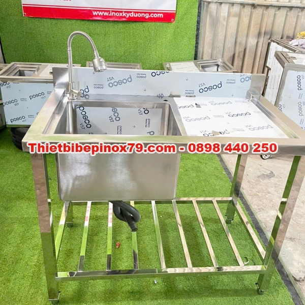 CHẬU RỬA MỘT HỌC CÓ CÁNH VÀ KỆ SONG DƯỚI