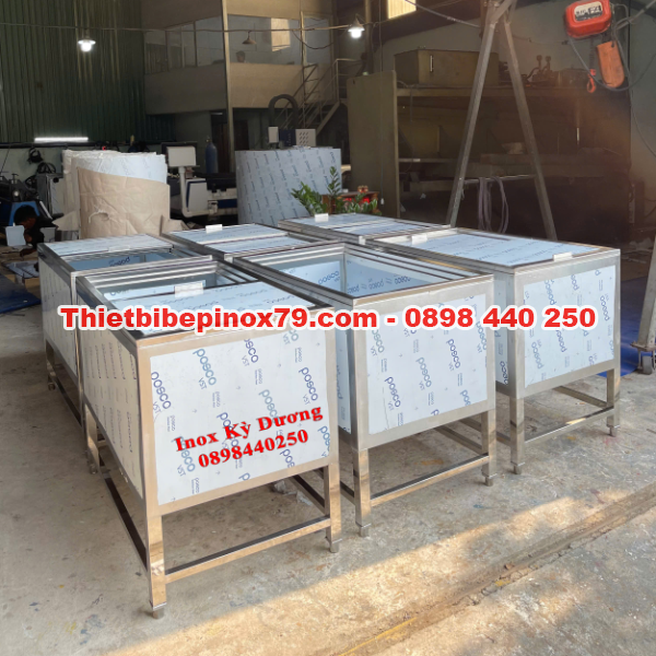 THÙNG ĐÁ INOX 304 CÓ CHÂN CHẮC CHẮN GIA CÔNG TẠI XƯỞNG GÁI CẠNH TRANH