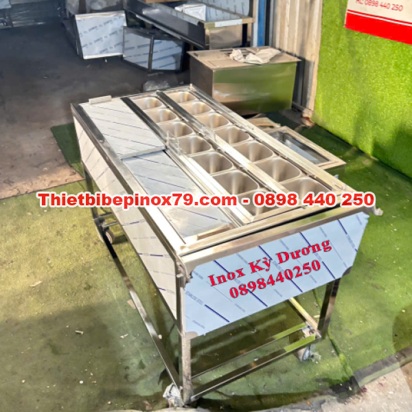 THÙNG ĐÁ INOX 304 CÓ CHÂN TÍCH HỢP KHAY TOPPING GIẢI PHÁP TỐI ƯU TIỆN LỢI CHO QUÁN TRÀ SỮA