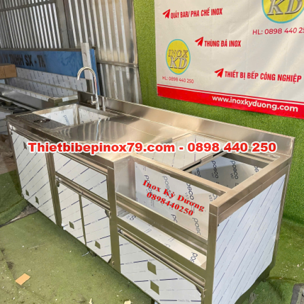 QUẦY PHA CHẾ INOX 304 TÍCH HỢP ĐẦY ĐỦ CHẬU RỬA, THÙNG ĐÁ, KHAY SI-RUP VÀ HỆ TỦ LƯU TRỮ CAO CẤP