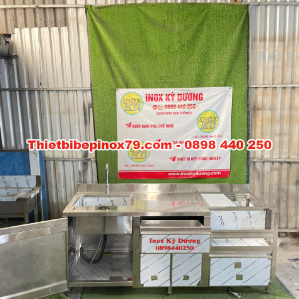 QUẦY PHA CHẾ INOX 304 TÍCH HỢP ĐẦY ĐỦ CHẬU RỬA, THÙNG ĐÁ, KHAY SI-RUP VÀ HỆ TỦ LƯU TRỮ CAO CẤP