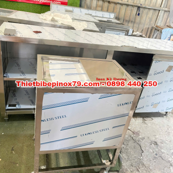 THÙNG ĐÁ INOX 304 CÓ CHÂN CAO CẤP – TIỆN LỢI  VÀ BỀN BỈ