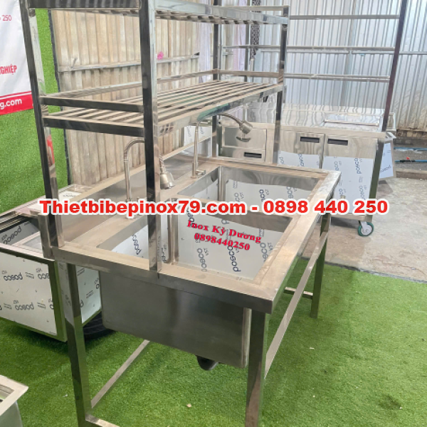 CHẬU RỬA INOX 2 HỘC CÓ KỆ TRÊN CAO CẤP – GIẢI PHÁP TỐI ƯU CHO BẾP CÔNG NGHIỆP