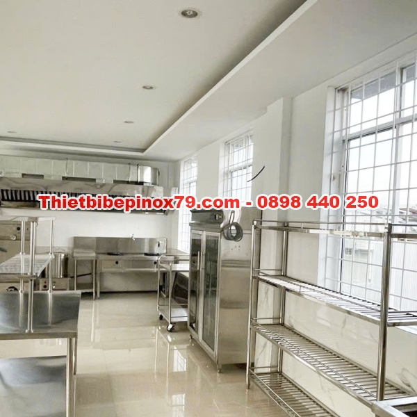 THIẾT KẾ VÀ SẢN XUẤT HỆ BẾP THEO YÊU CẦU GIÁ XƯỞNG