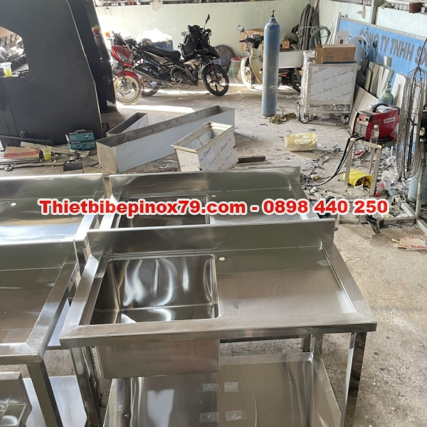 CHẬU RỬA MỘT HỌC CÁNH PHẢI