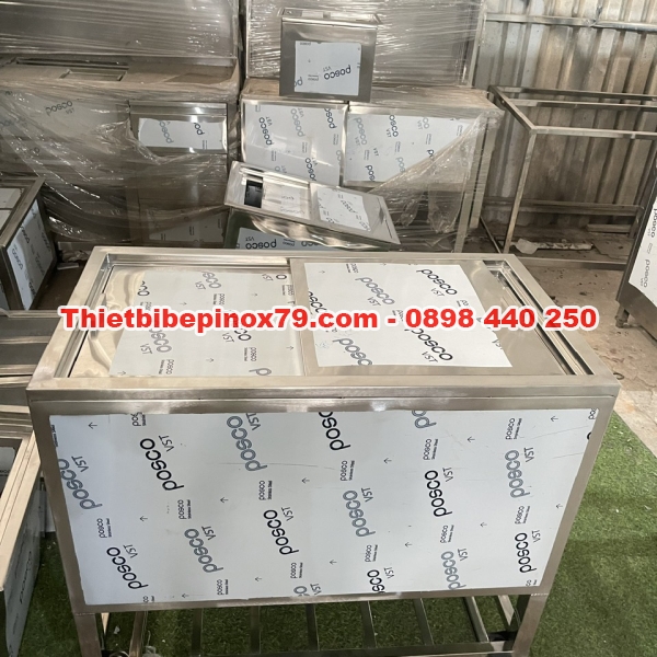 THÙNG ĐÁ INOX 304 CÓ CHÂN BÁNH XE 