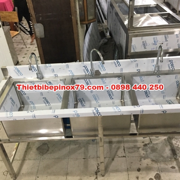 CHẬU RỬA CÔNG NGHIỆP BA HỌC CÓ CHÂN ĐỨNG
