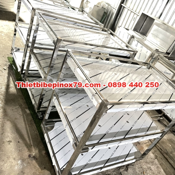  XE ĐẨY 3 TẦNG CÓ BÁNH XE DI CHUYỂN