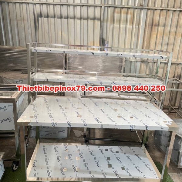  BÀN INOX HAI TẦNG PHẲNG KÈM KỆ TRÊN HAI TẦNG 