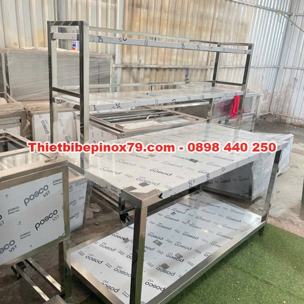  BÀN INOX HAI TẦNG PHẲNG KÈM KỆ TRÊN HAI TẦNG 