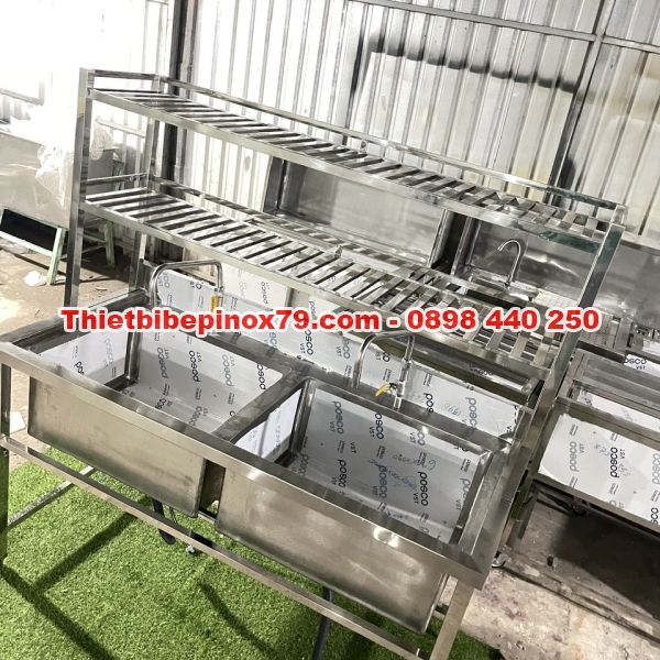 CHẬU RỬA HAI  HỌC CÓ KỆ SONG TRÊN HAI TẦNG DÀI MỘT MÉT TƯ
