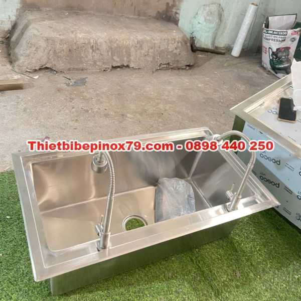 CHẬU RỬA ÂM QUẦY MỘT HỌC HAI VÒI