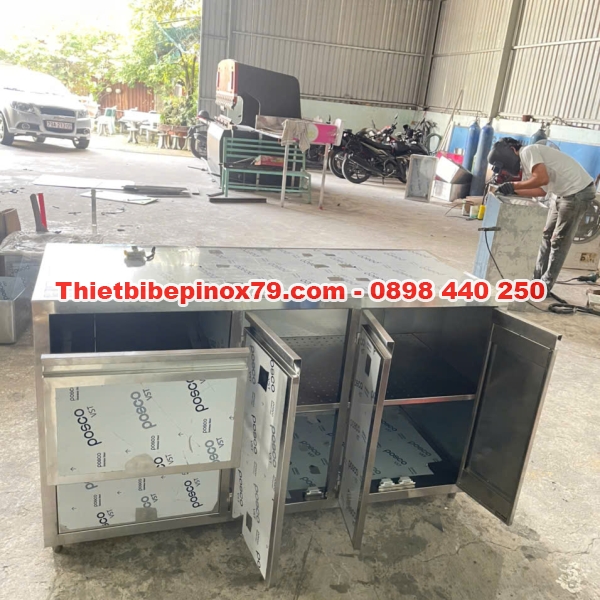 XE INOX 304 DÙNG TRONG KHU BẾP CÔNG NGHIỆP