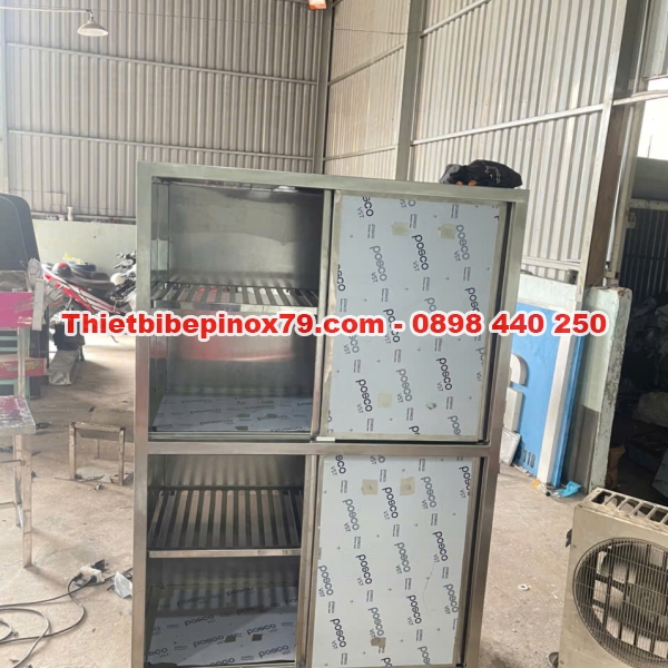 TỦ CHÉN INOX 304 DÙNG TRONG KHU BẾP NHÀ HÀNG. SUẤT ĂN CÔNG NGHIỆP