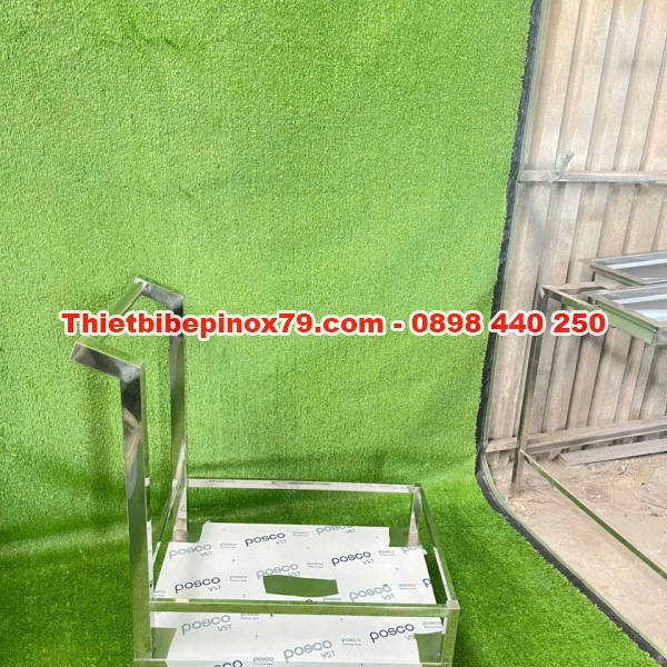 XE ĐẨY 1 TẦNG CÓ BÁNH XE DI CHUYỂN