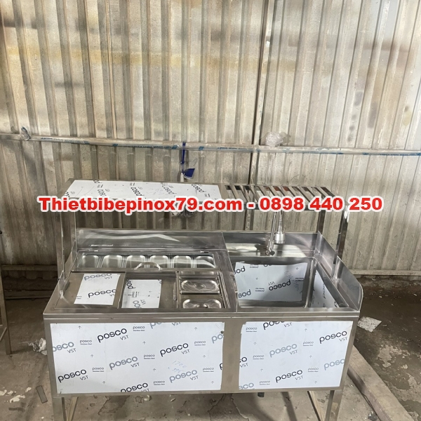THÙNG ĐÁ INOX KÈM CHẬU RỬA TÍCH HỢP KỆ TRÊN – GIẢI PHÁP 2 TRONG 1 CHO QUẦY PHA CHẾ CHUYÊN NGHIỆP