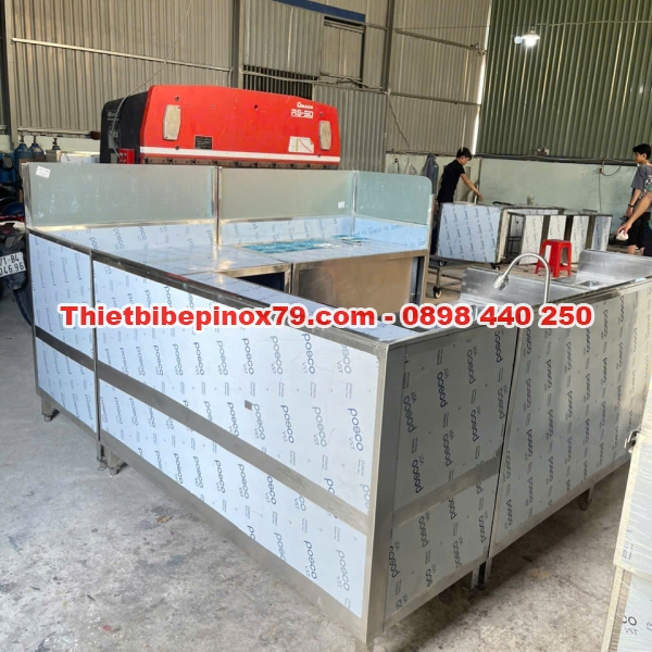 THIẾT KẾ  VÀ SẢN XUẤT HỆ QUẦY PHA CHẾ INOX 304 THEO YÊU CẦU 