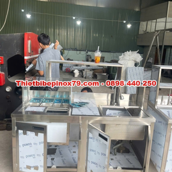 QUẦY PHA CHẾ INOX GIÚP CHO KHU PHA CHẾ SẠCH ĐẸP