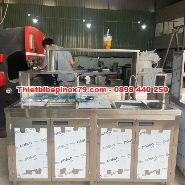 QUẦY PHA CHẾ INOX GIÚP CHO KHU PHA CHẾ SẠCH ĐẸP