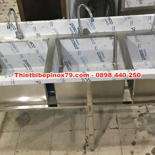 CHẬU RỬA CÔNG NGHIỆP BA HỌC INOX KỲ DƯƠNG SẢN XUẤT TẠI XƯỞNG