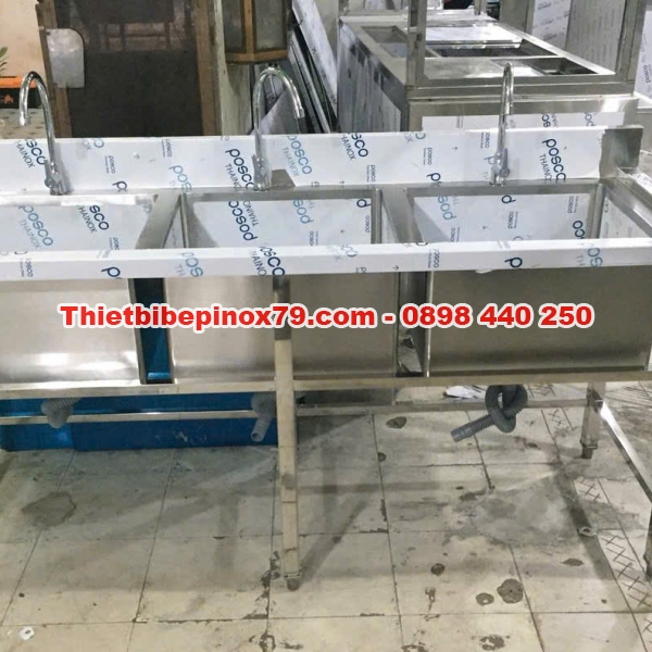 CHẬU RỬA CÔNG NGHIỆP BA HỌC INOX KỲ DƯƠNG SẢN XUẤT TẠI XƯỞNG