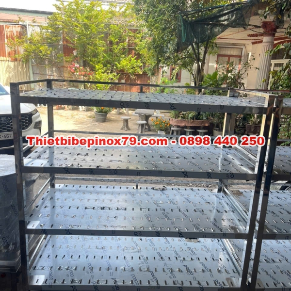 KỆ INOX 304 CÓ 4 TẦNG ĐỘT LỖ