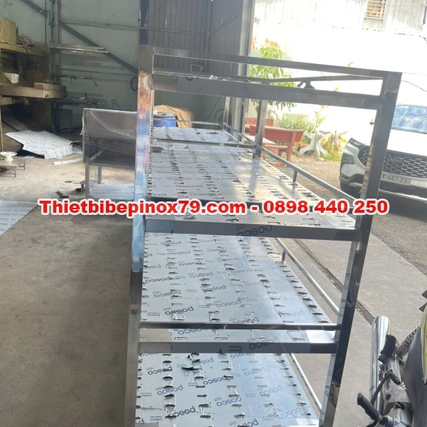 KỆ INOX 304 CÓ 4 TẦNG ĐỘT LỖ