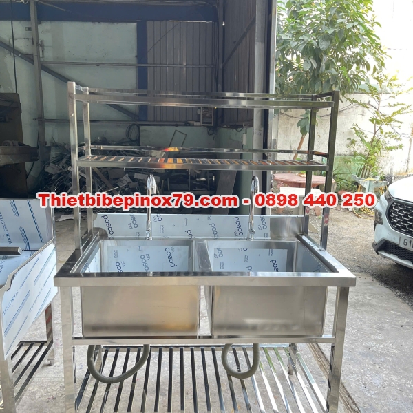 Chậu rửa chén công nghiệp hai học và kệ song trên hai tầng