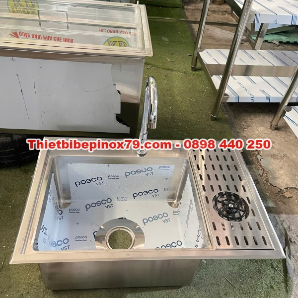 Chậu rửa inox 304 âm quầy kèm phun trán ly