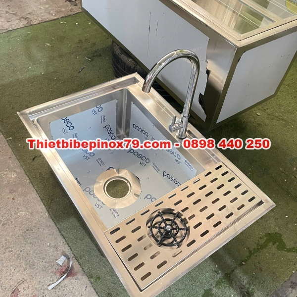 Chậu rửa inox 304 âm quầy kèm phun trán ly