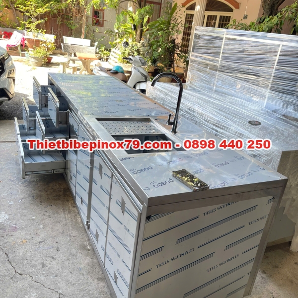 Tủ bồn rửa inox 304 có nắp rác và học kéo