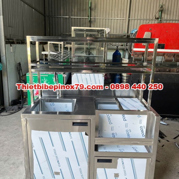 QUẦY PHA CHẾ INOX CÓ KỆ TRÊN VÀ ẬU RỬA – THIẾT KẾ TIỆN LỢI, TỐI ƯU KHÔNG GIAN