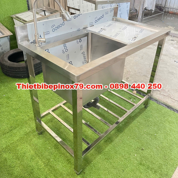 CHẬU RỬA INOX 304 CÓ BÀN CHỜ – GIẢI PHÁP TIỆN LỢI CHO KHU BẾP, THIẾT KẾ CÔNG NGHIỆP