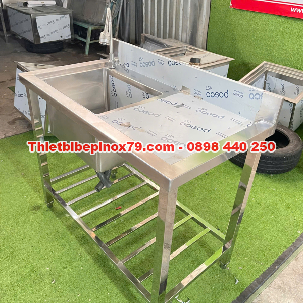 CHẬU RỬA INOX 304 CÓ BÀN CHỜ – GIẢI PHÁP TIỆN LỢI CHO KHU BẾP, THIẾT KẾ CÔNG NGHIỆP