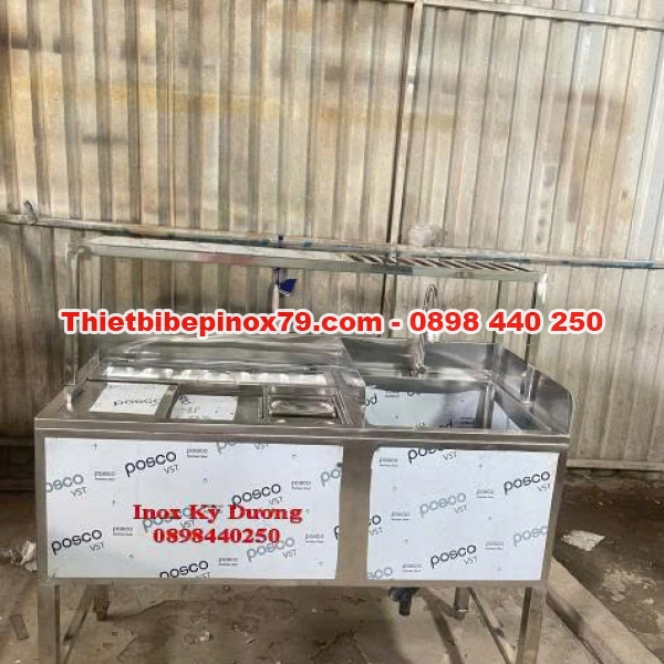 THÙNG ĐÁ INOX KÈM CHẬU RỬA TÍCH HỢP KỆ TRÊN – GIẢI PHÁP 2 TRONG 1 CHO QUẦY PHA CHẾ CHUYÊN NGHIỆP