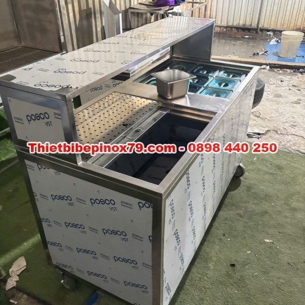 THÙNG ĐÁ INOX 304 CÓ CHÂN BÁNH XE KÈM KHAY TOPPING VÀ KỆ TRÊN TIỆN LỢI 