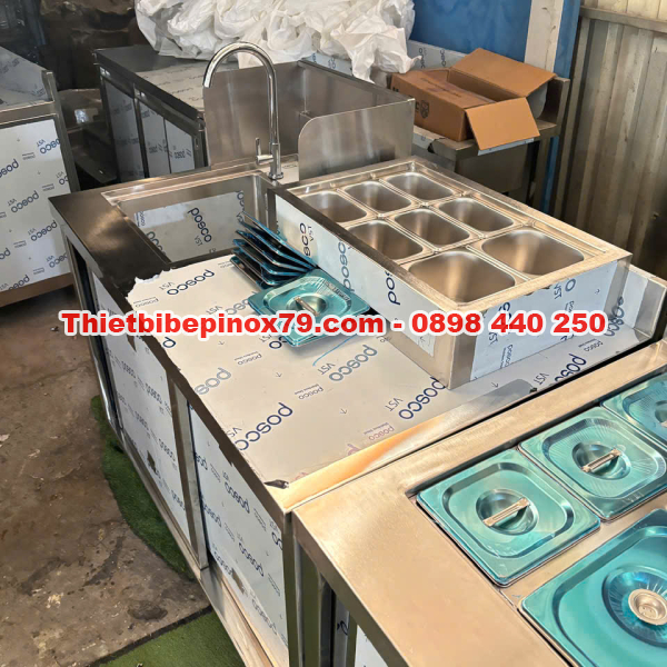 QUẦY PHA CHẾ INOX 304 CỬA LÙA TÍCH HỢP CHẬU RỬA VÀ THÙNG ĐÁ KHAY TOPPING