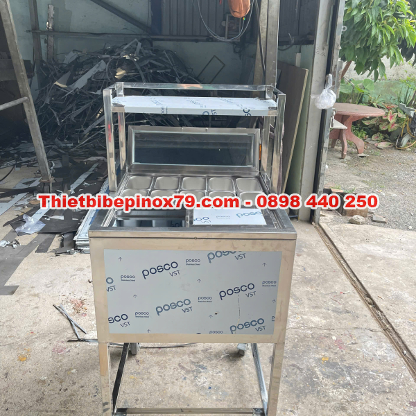THÙNG ĐÁ INOX 304 TÍCH HỢP KHAY TOPPING CÓ CHÂN BÁNH XE, KỆ TRÊN
