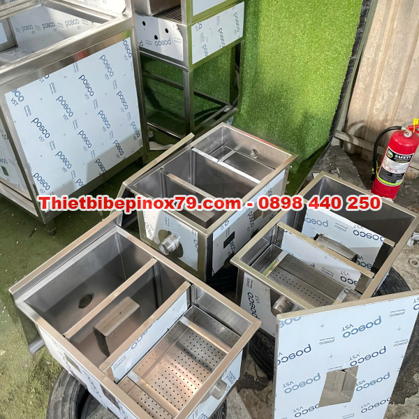 BẪY MỠ INOX 304 CAO CẤP GIẢI PHÁP TÁCH DẦU MỠ HIỆU QUẢ CHO NHÀ HÀNG, QUÁN ĂN, BẾP CÔNG NGHIỆP