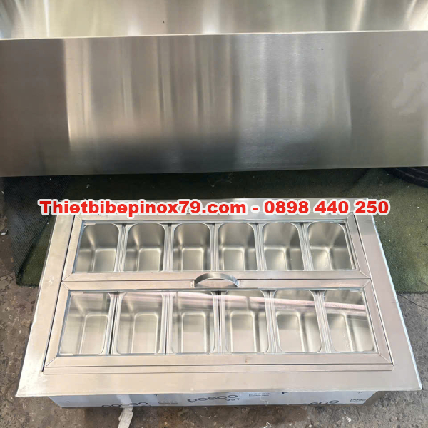 THÙNG ĐÁ INOX 304 GIỮ LẠNH TỐT TIẾT KIỆM CHI PHÍ TÍCH HỢP 12 KHAY TOPPING GIÚP TRƯNG BÀY ĐA DẠNG