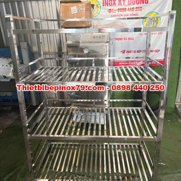 KỆ INOX 4 TẦNG INOX 304 CAO CẤP GIẢI PHÁP LƯU TRỮ CHUYÊN NGHIỆP CHO BẾP CÔNG NGHIỆP